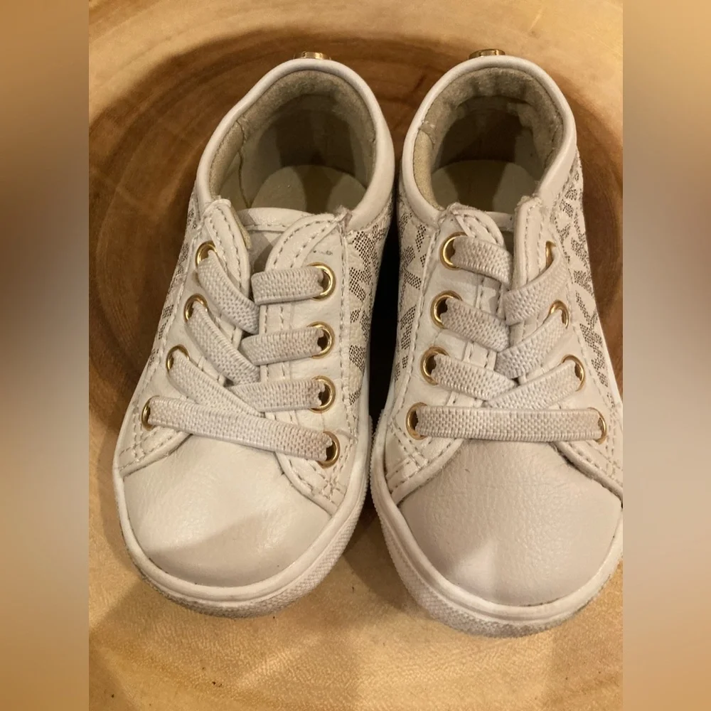 Michael Kors kids Lace‎ Up Slip On White Silver Logo Sneakers Sz-3